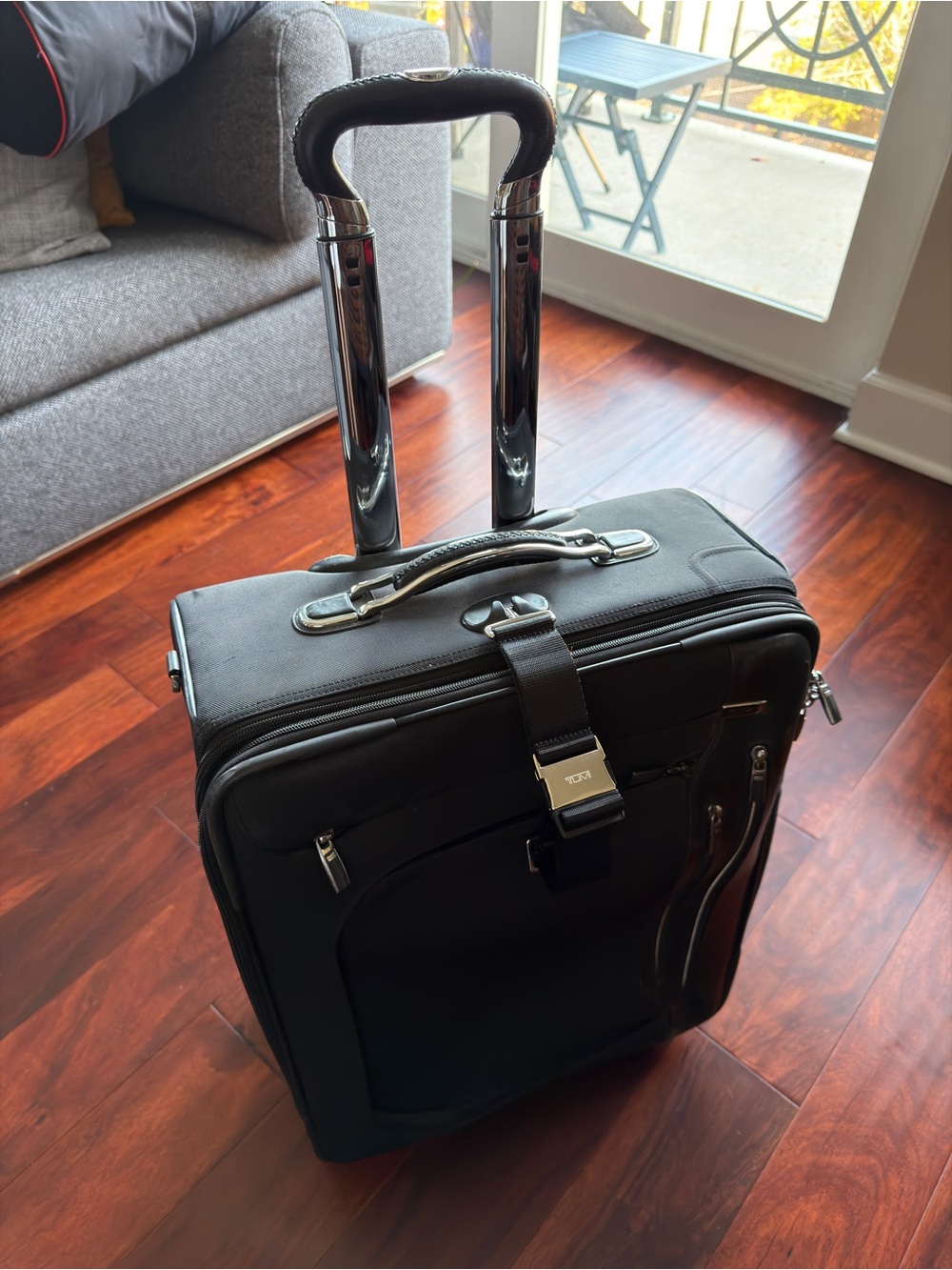 TUMI Arrivé Heathrow 25021D 21” Expandable Carry-On w/ Lock